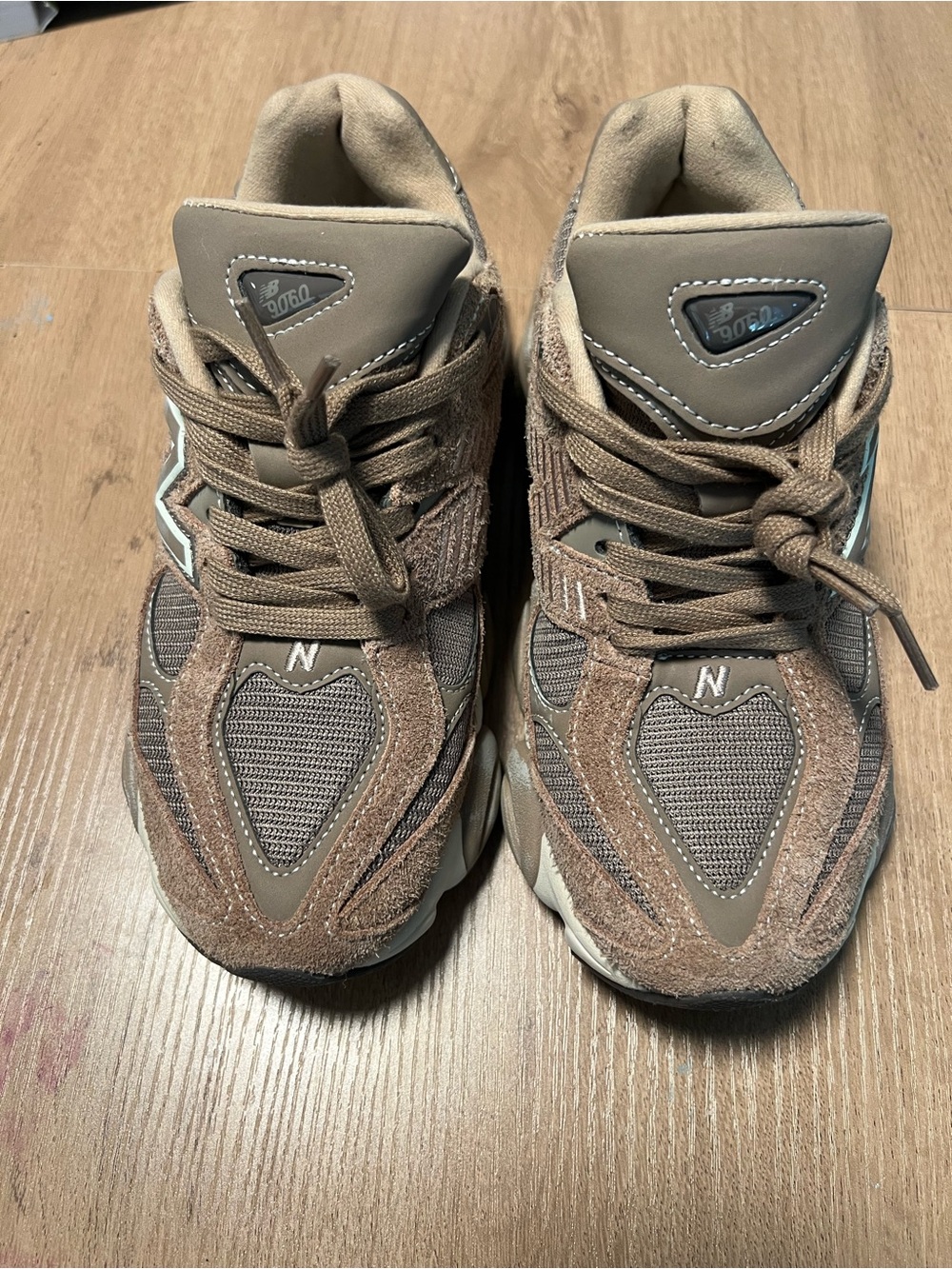 **SOLD***
NEW BALANCE 9060 LIMITED EDITION MUSHROOM BROWN! Men’s 5.5 Women’s 7 - Picture 3 of 6